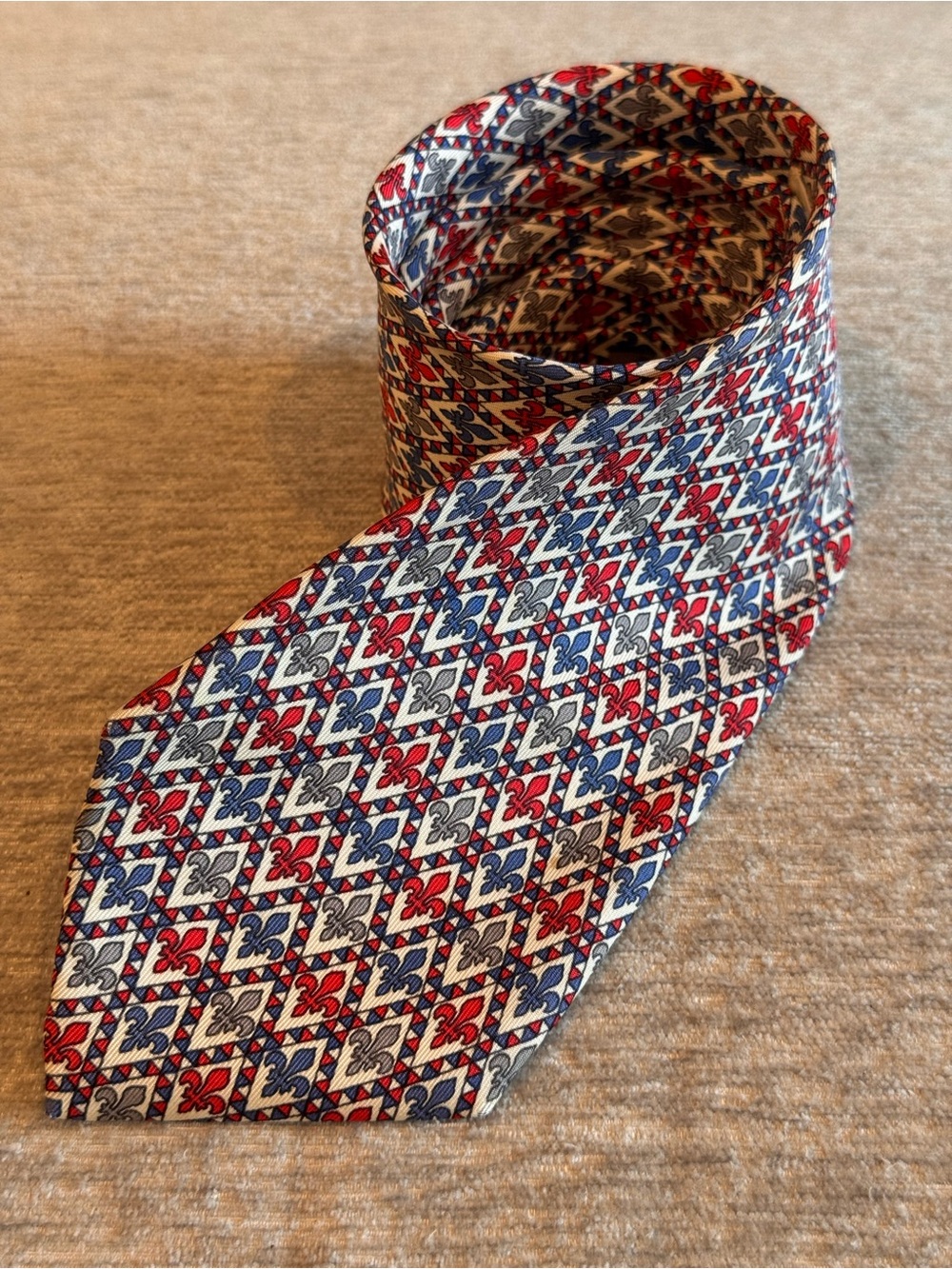 Vintage 1990s Hermès Paris Silk Tie - Red & Blue Geometric Medallion Motif